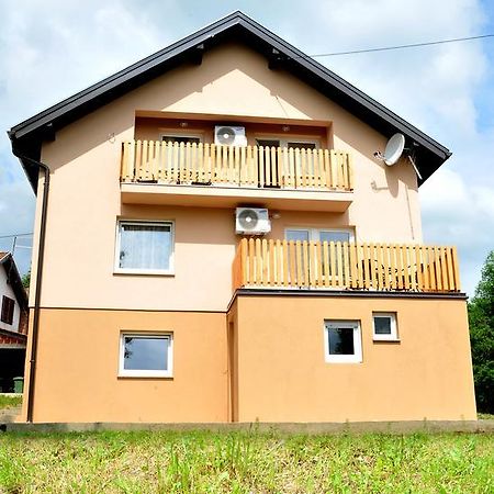 Apartments Zugec Селище Дрезницко Екстериор снимка