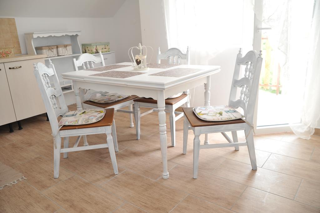 Apartments Zugec Селище Дрезницко Стая снимка