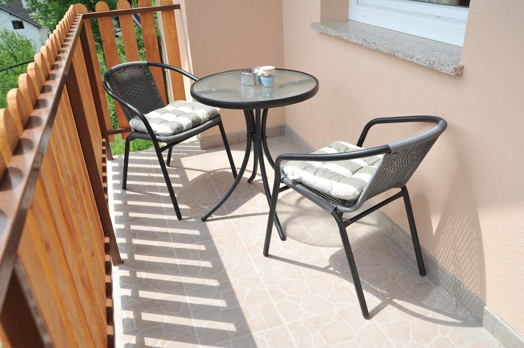 Apartments Zugec Селище Дрезницко Стая снимка