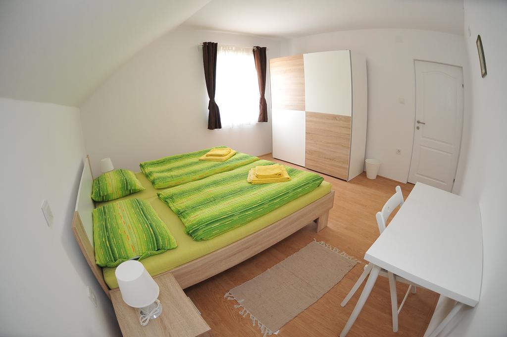 Apartments Zugec Селище Дрезницко Стая снимка