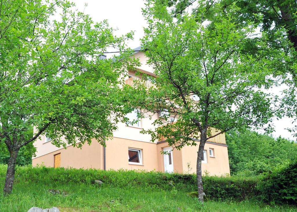Apartments Zugec Селище Дрезницко Екстериор снимка