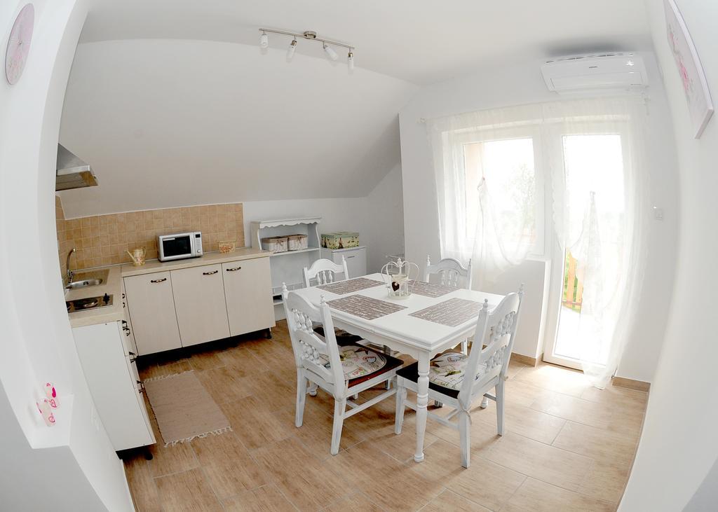 Apartments Zugec Селище Дрезницко Стая снимка